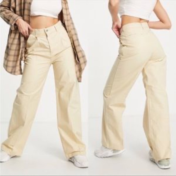 Levi's Women’s Size 31 Crisp Twill Semolina Pleated High Loose Pants Tan Neutral - Picture 2 of 10